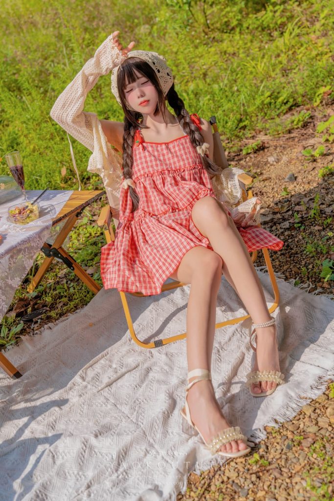 黏黏团子兔 咬一口兔娘ovo『绿野茶会』Lovesick girls 写真原图
